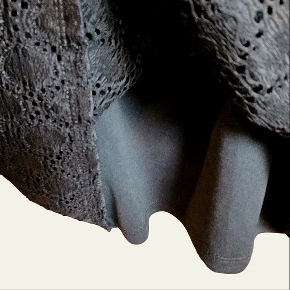 Isaac Mizrahi Women's Black Lace Overlay Pullover Dress - Picture 5 of 9